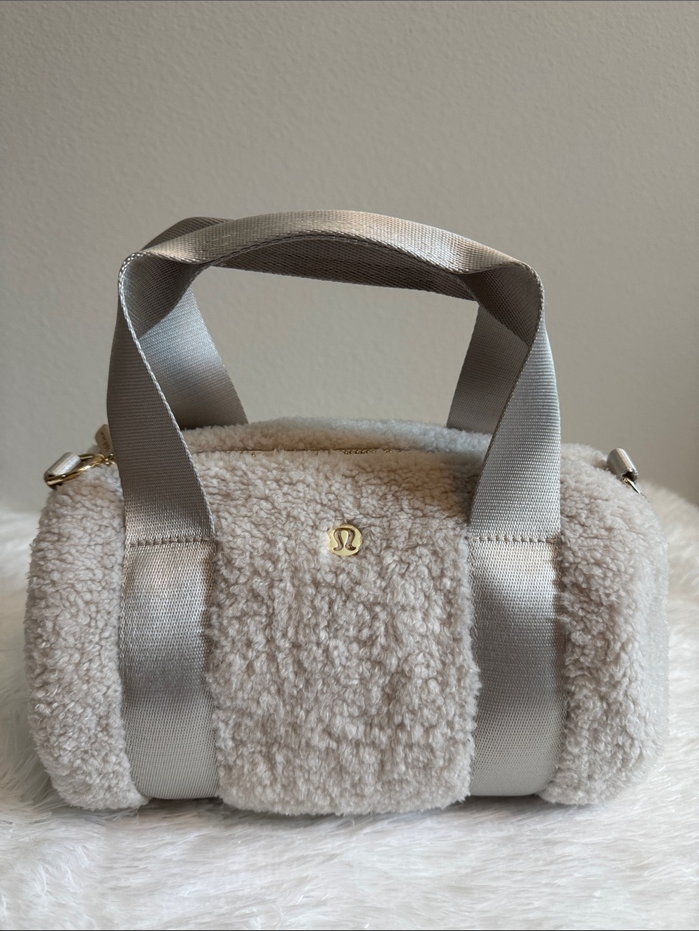 Lululemon Mini Duffle Bag *Fleece - Bone/Gold